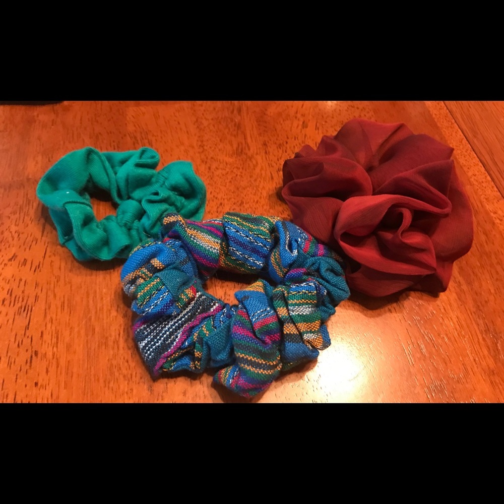 3 Scrunchies